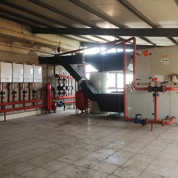 Servis ve bakım kolaylığı sağlayan düzenli borulama çözümleri